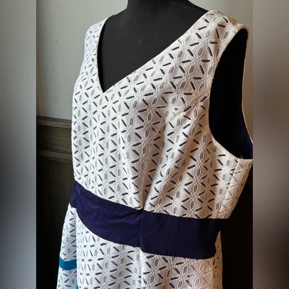 Anne Klein White Eyelet Midi Dress with Navy and Teal Bands 20W - Picture 3 of 9